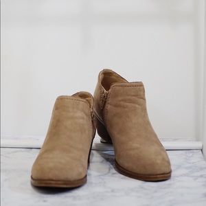 Naturalizer | Tan Ankle Boots